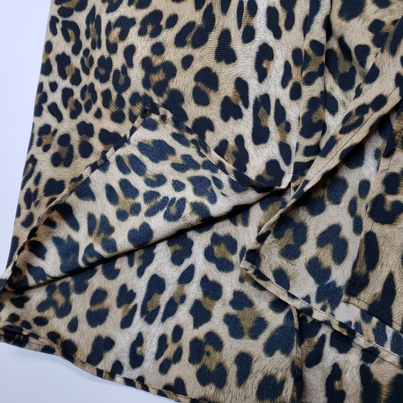 Zara Leopard Print Long Sleeve Blouse Size Medium Classic Trendy - Picture 9 of 16